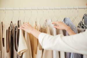 Read more about the article Existe-t-il des etiquettes thermocollantes professionnelles proposées chez My Nametags spécifiquement pour tenue formelle ?
